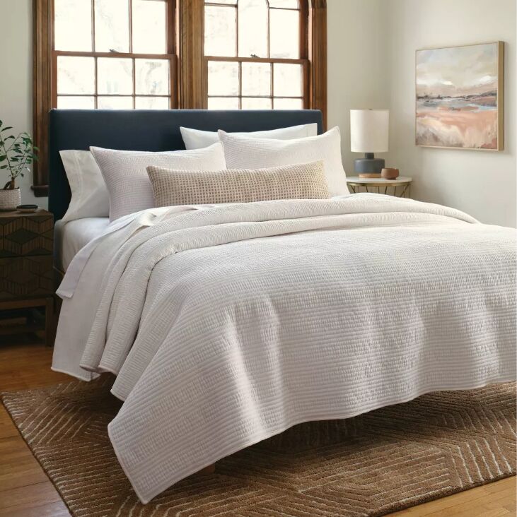 Quilt Set(250gsm flannel crepe,back is 85gsm washed microfiber solid.filling is 150gsm poly.1cm binding with back fabric.0.5”width channel quilt.)