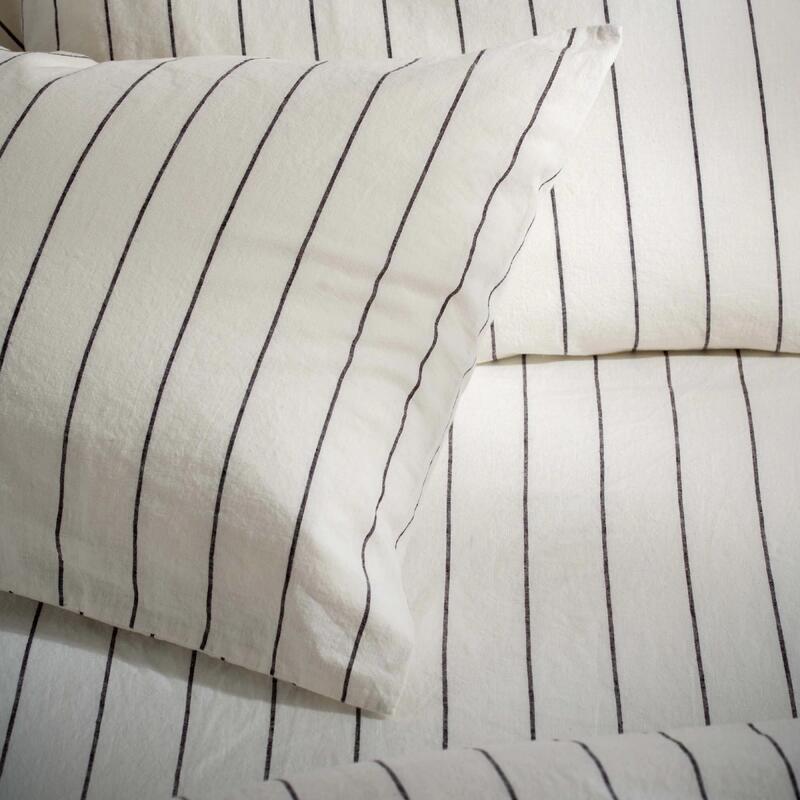 Ensemble de feuilles (tissu 100% coton teint de fils et bord de 10 cm, 1 cm de liaison, 1 cm élastique dans les coins).